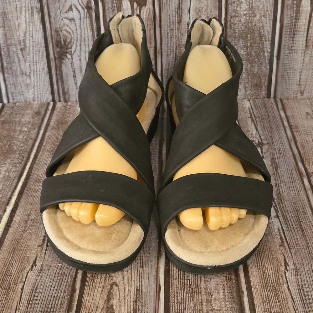 Sz 11 Womens Earth Spirit Black Vegan Leather Crisscross Strap Back Zip Sandals - Picture 2 of 10